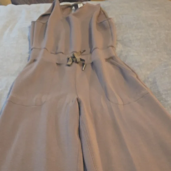 SPANX Airessentials Sleeveless Jumpsuit in Smoke - Picture 9 of 11